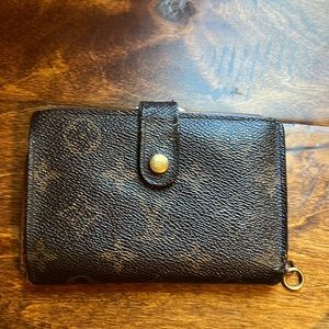 Authentic Louis Vuitton Monogram Waller